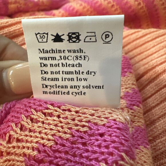 Women’s V-Neck Sleeveless Orange & Pink Soft Sweater - Size Small - Picture 4 of 5